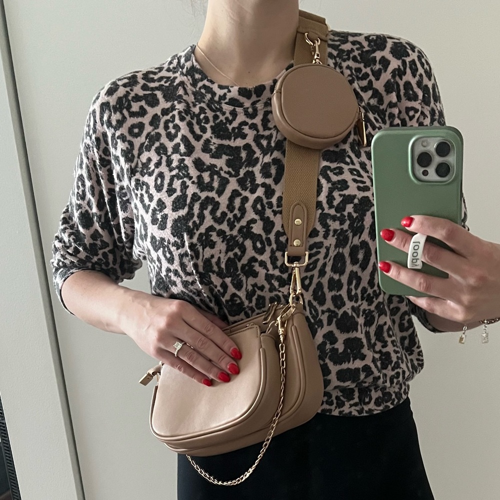 Multipurpose Cross-Body Bag - Picture 3 of 5